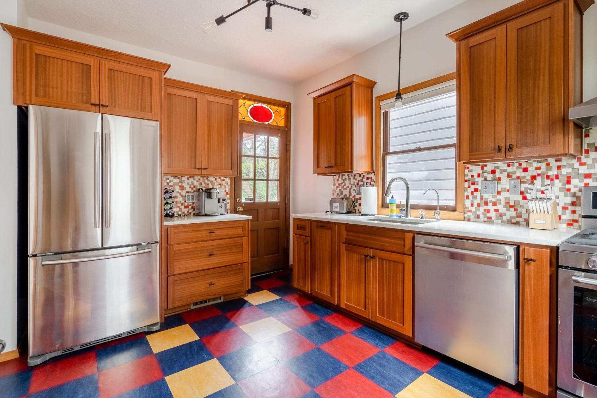 Collection - 4br Preserved 1907 Classic Craftsman Portland
